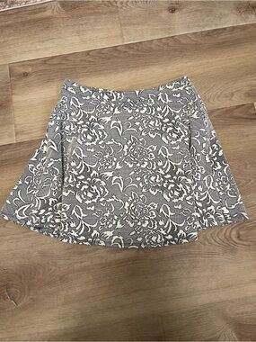 Forever 21 Gray and White Floral Circle Skater Skirt